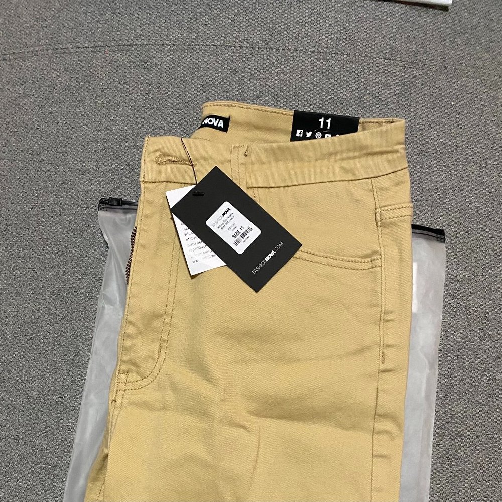 Fashion Nova - Killing' Em Nicely Side Slit Jeans - Khaki - Picture 6 of 6